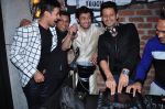 Sonu Nigam at Meet Bros success bash on 8th Feb 2016